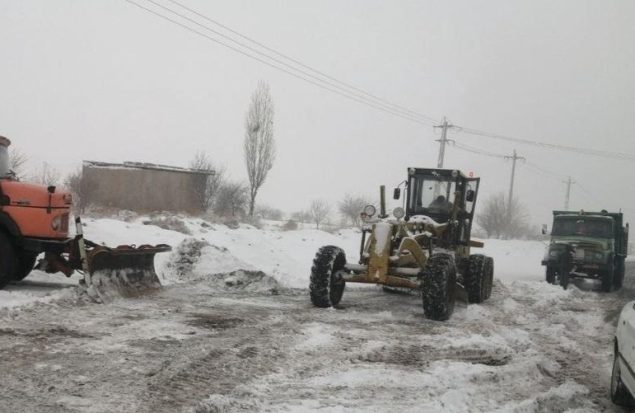 برف روبی ۳۵۰ کیلومتر از محور‌های اصلی و روستایی مراغه